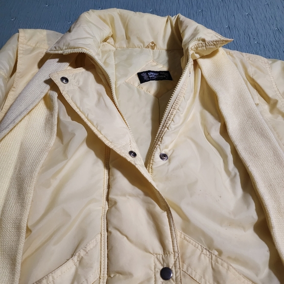 Women's Yellow Puffer Jacket - Picture 5 of 11